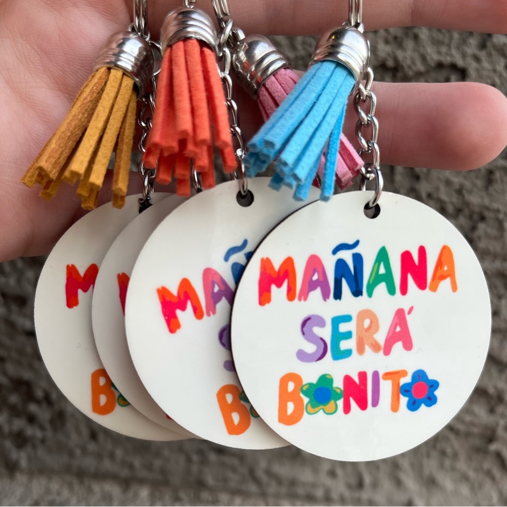 Mañana Será Bonito Keychain